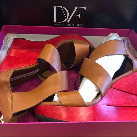 DIANE von FURSTENBERG here $165NWT from NORDSTROM $400. Wedge heels size 9.5 ❤️ - Picture 1 of 16